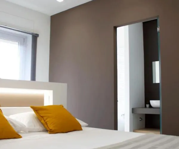 לינה וארוחת בוקר Xenia, Soverato סוברטו מרינה